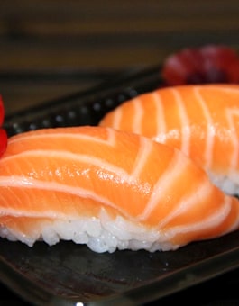 Salmão - Niguiri - Shizen Restaurante Japonês