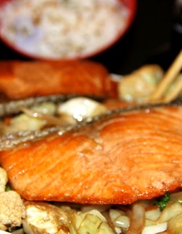 Teppanyaki de Salmão - Pratos quentes - Shizen Restaurante Japonês